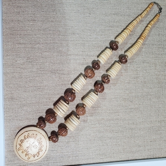 Chunky carved Wood bead burned wood Sun pendant Tribal boho natural Necklace - Picture 7 of 10